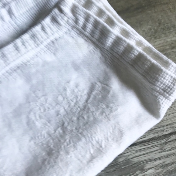 Williams-Sonoma Set of 4 Damask Dinner Napkins - Picture 2 of 5